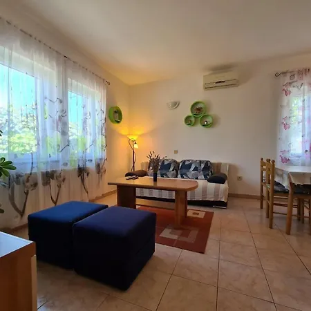 Mit Privatpool Fuer 7 Personen Ca 90 Qm In Pavicini, Istrien Suedkueste Von Istrien * Pavicini