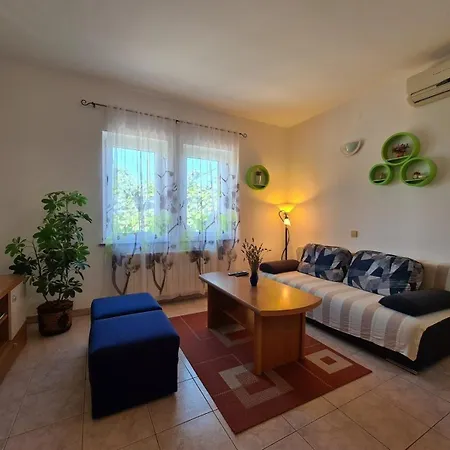 Mit Privatpool Fuer 7 Personen Ca 90 Qm In Pavicini, Istrien Suedkueste Von Istrien *