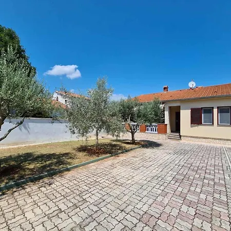 Ferienhaus Mit Privatpool Fuer 7 Personen Ca 90 Qm In Pavicini, Istrien Suedkueste Von Istrien
