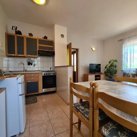 Holiday home Mit Privatpool Fuer 7 Personen Ca 90 Qm In Pavicini, Istrien Suedkueste Von Istrien