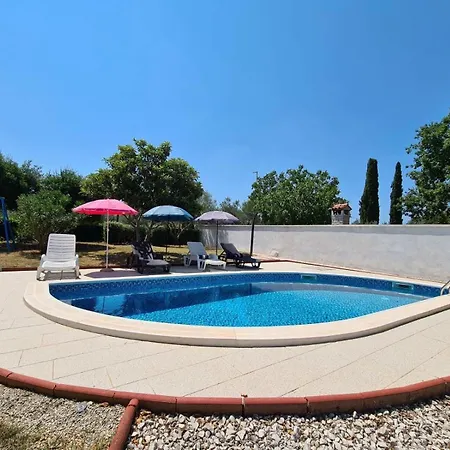 Mit Privatpool Fuer 7 Personen Ca 90 Qm In Pavicini, Istrien Suedkueste Von Istrien