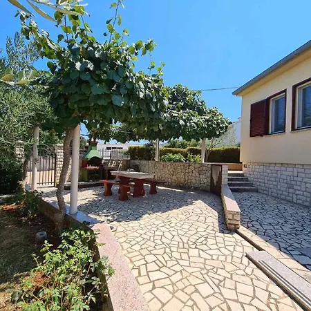 Holiday home Mit Privatpool Fuer 7 Personen Ca 90 Qm In Pavicini, Istrien Suedkueste Von Istrien Pavicini