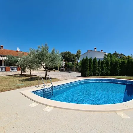 Holiday home Mit Privatpool Fuer 7 Personen Ca 90 Qm In Pavicini, Istrien Suedkueste Von Istrien Pavicini